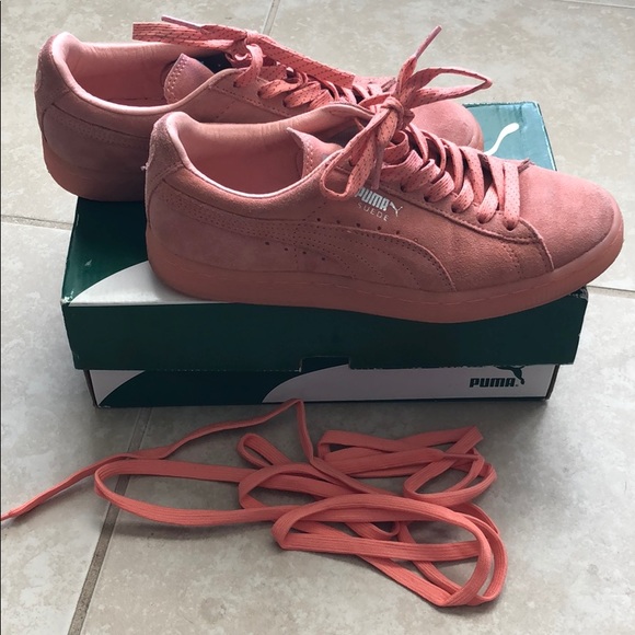 Pink Suede Pumas - Picture 4 of 4